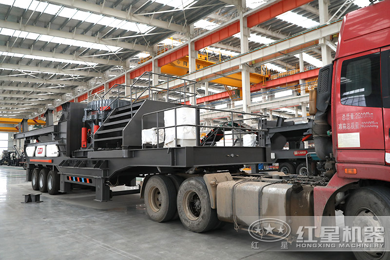 車載磕沙機(jī)車頭牽引下直接拉到現(xiàn)場(chǎng)