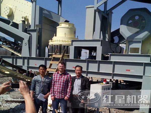 300t/h輪胎式圓錐移動破施工現(xiàn)場 300t/h輪胎式圓錐移動破施工現(xiàn)場