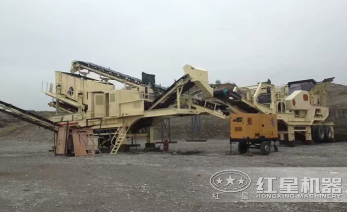 紅星流動式砂石粉碎機(jī)現(xiàn)場 紅星流動式砂石粉碎機(jī)現(xiàn)場