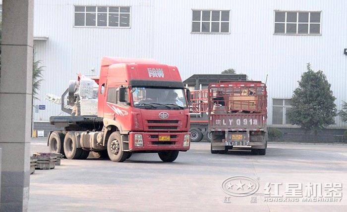 碎石機(jī)_車載一體機(jī)發(fā)貨現(xiàn)場 碎石機(jī)_車載一體機(jī)發(fā)貨現(xiàn)場