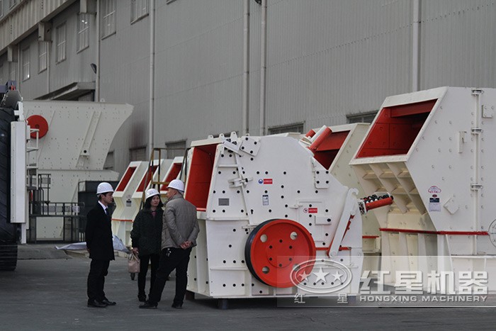 客戶來廠考察，技術(shù)經(jīng)理陪同