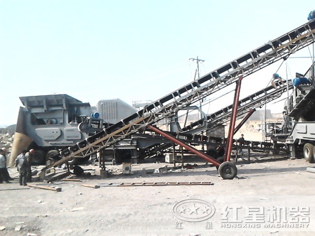 車載移動(dòng)制砂機(jī)作業(yè)現(xiàn)場