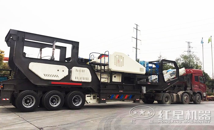 移動式石子破碎機(jī)發(fā)貨 移動式石子破碎機(jī)發(fā)貨