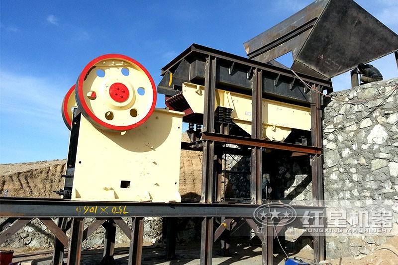 鄂式破碎機(jī)現(xiàn)場展示