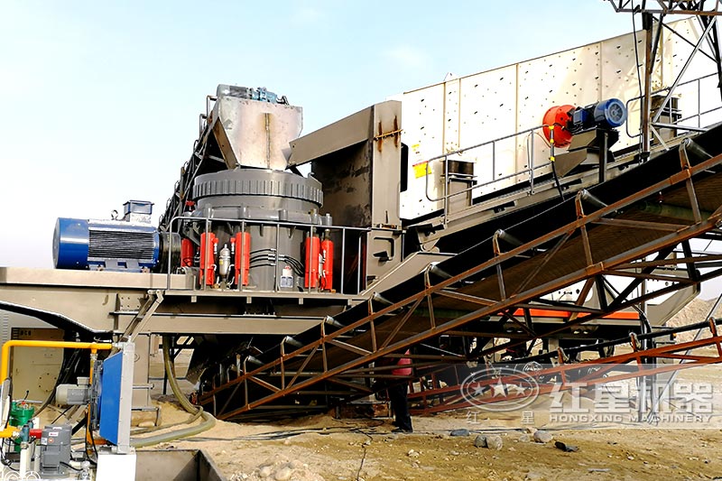 紅星移動(dòng)磕石機(jī)現(xiàn)場(chǎng)