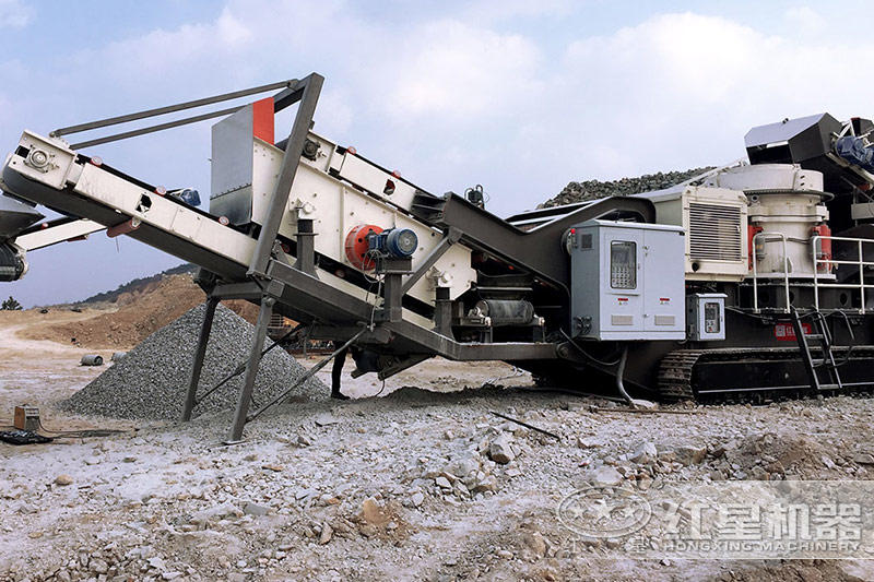 移動(dòng)式磕石機(jī)現(xiàn)場(chǎng) 移動(dòng)式磕石機(jī)現(xiàn)場(chǎng)