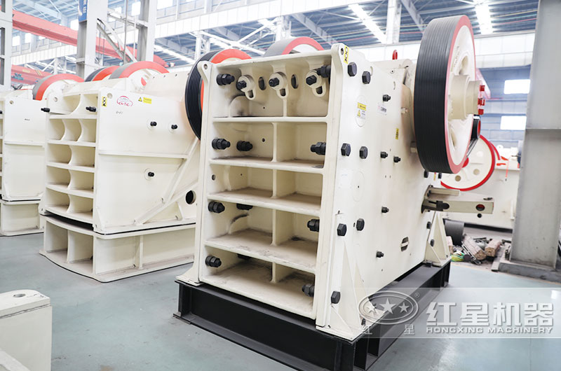 花崗巖粗碎設(shè)備，鄂式破碎機(jī)