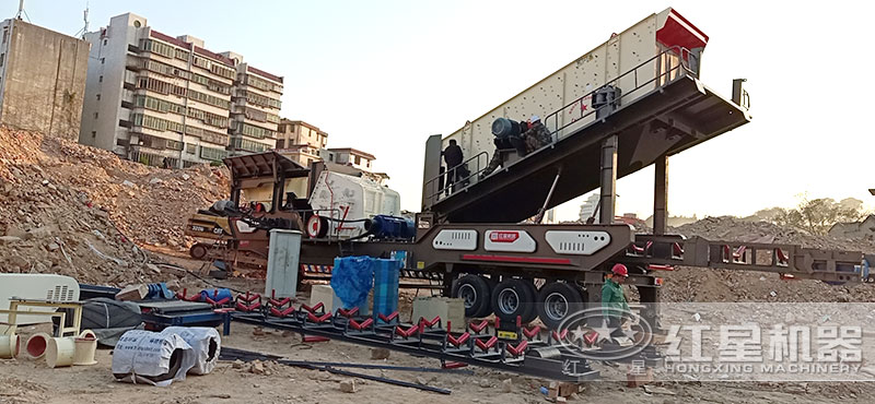 移動打石機(jī)客戶現(xiàn)場 移動打石機(jī)客戶現(xiàn)場